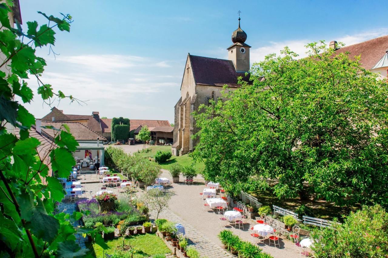 Gut Oberstockstall Hotell Kirchberg am Wagram Exteriör bild