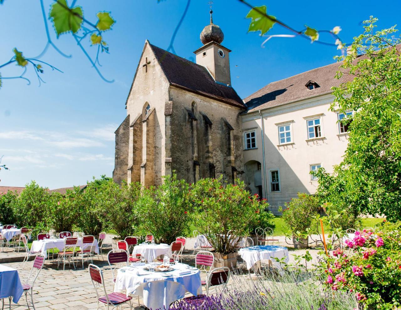 Gut Oberstockstall Hotell Kirchberg am Wagram Exteriör bild